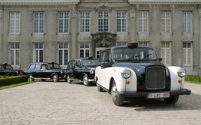 A LONDON TAXI RENTING